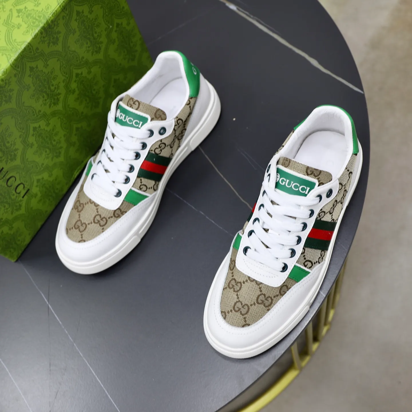 Ex-factory price: 420💰🙅‍♂️🙅‍♂️🙅‍♂️ Brand: GUCCI Standard code: 38-44 (45 customized) Grade: Same as the official website Material: Original leather splicing Comfortable and breathable sheepskin lining Original wear-resistant outsole Style category: Men's fashionable casual shoes Running sneakers Distinguished luxury brand elements Top luxury Color: actual picture color